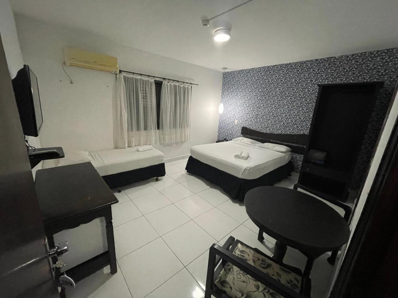 Cr Hotel Bueno - Antigo Hotel Serras De Goyaz Goiania Exterior photo A room at the hotel