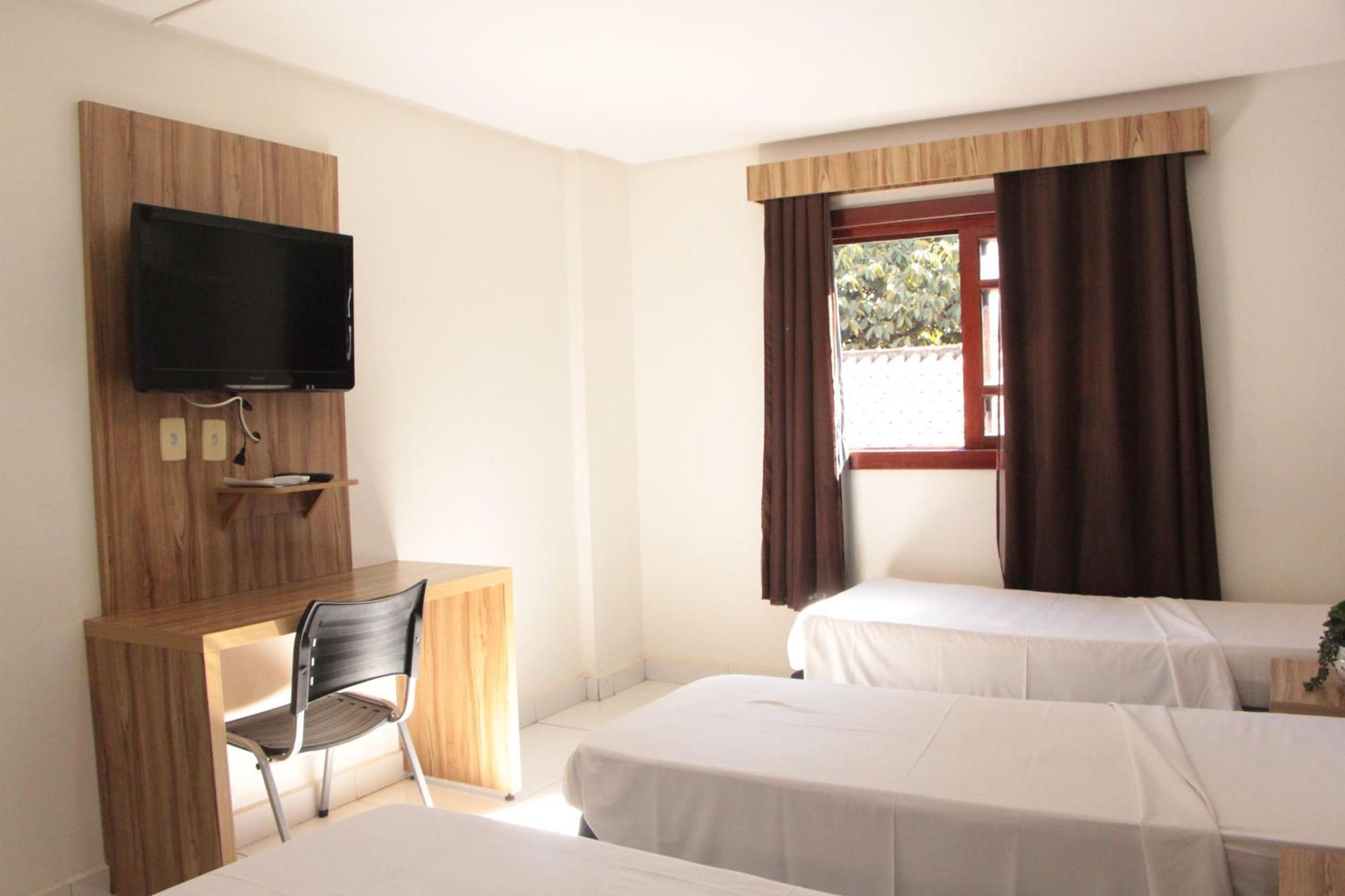 Cr Hotel Bueno - Antigo Hotel Serras De Goyaz Goiania Exterior photo A room at the hostel