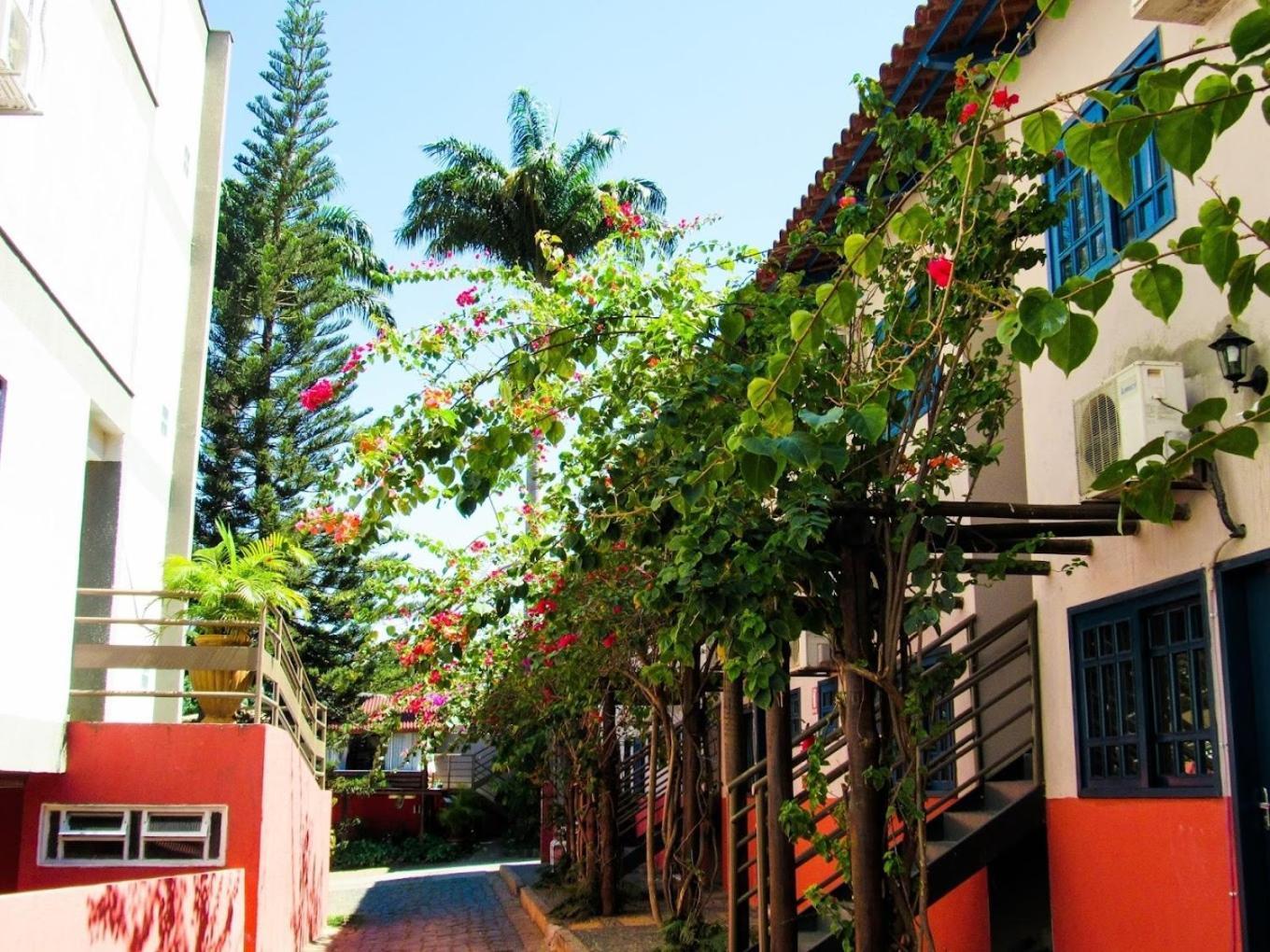 Cr Hotel Bueno - Antigo Hotel Serras De Goyaz Goiania Exterior photo A street in the historic center of Florianópolis